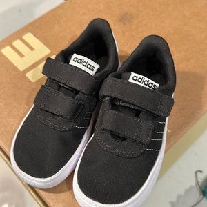Black adidas toddler sneaker - size 8